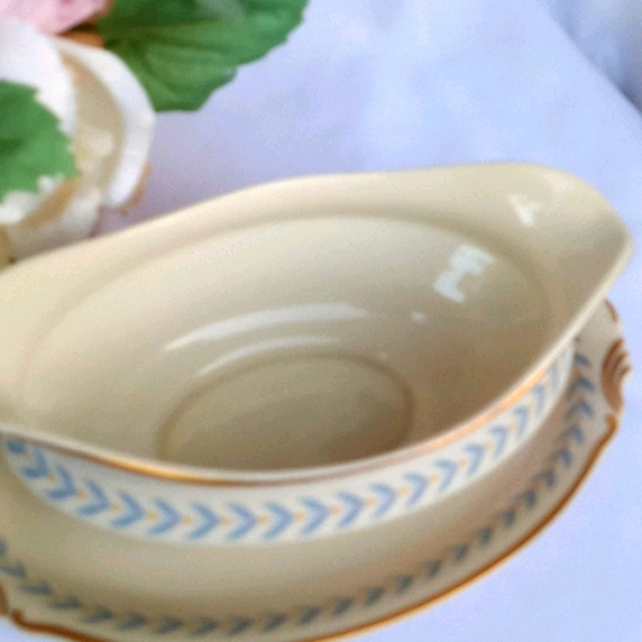 Vtg Old Ivory Gravy Boat - Picture 2 of 7